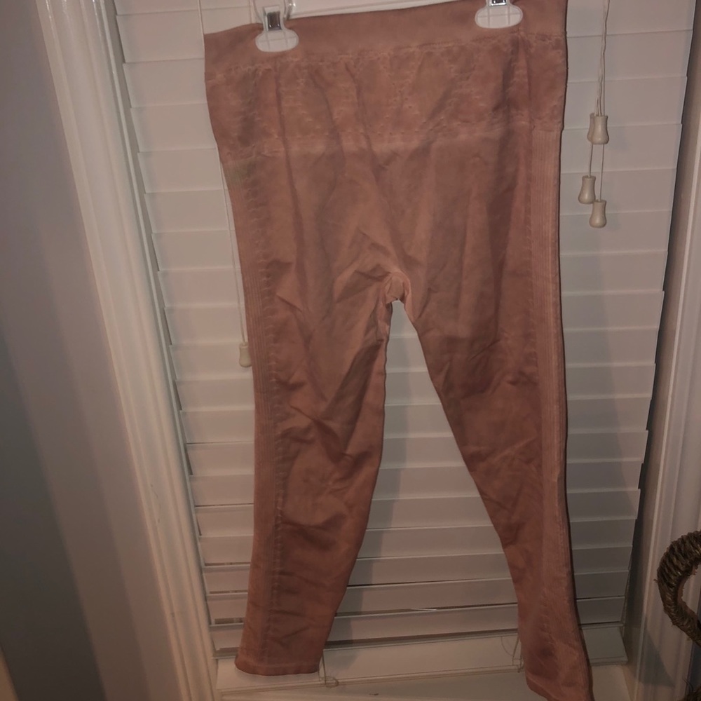 Fabletics workout set! - Picture 2 of 6